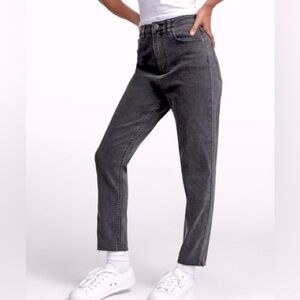 RVCA Tammy Ultra High Rise Tapered Leg Raw Hem Croped Washed Black 27 .